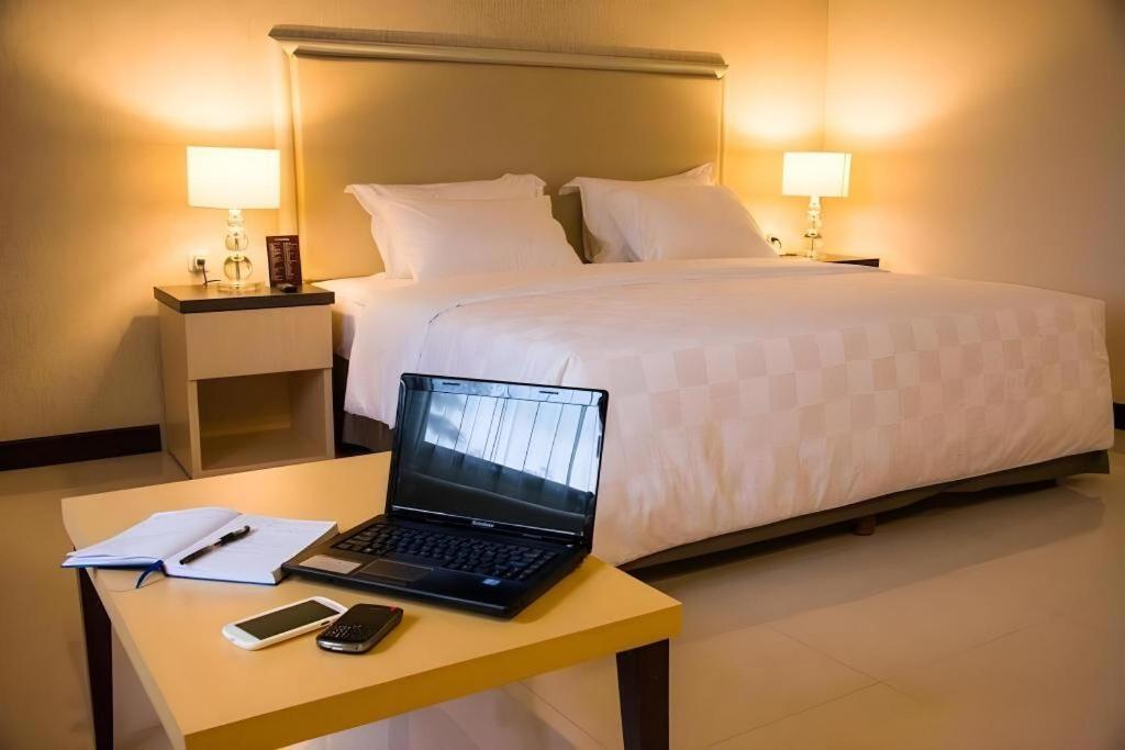 Bella Hotel Surabaya Dış mekan fotoğraf